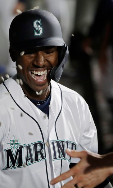 Mariners rookie Lewis homers 3rd game in row since debut